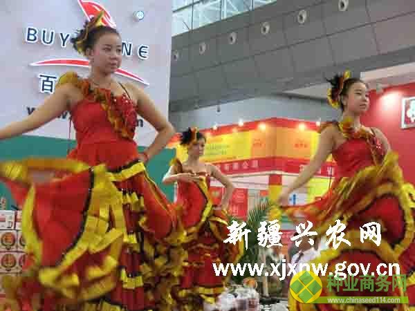 新疆農(nóng)資生產(chǎn)企業(yè)借農(nóng)博會&ldquo;營銷&rdquo;