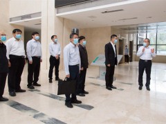 國(guó)務(wù)院督查組一行調(diào)研神農(nóng)種業(yè)實(shí)驗(yàn)室