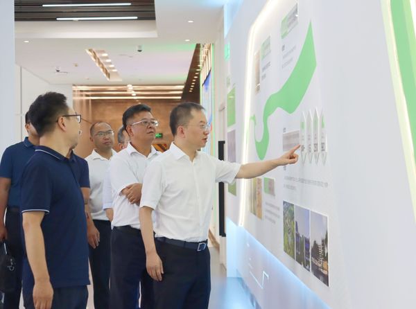 三臺(tái)縣委書(shū)記曾建軍一行到四川現(xiàn)代種業(yè)集團(tuán)調(diào)研座談附件(1)